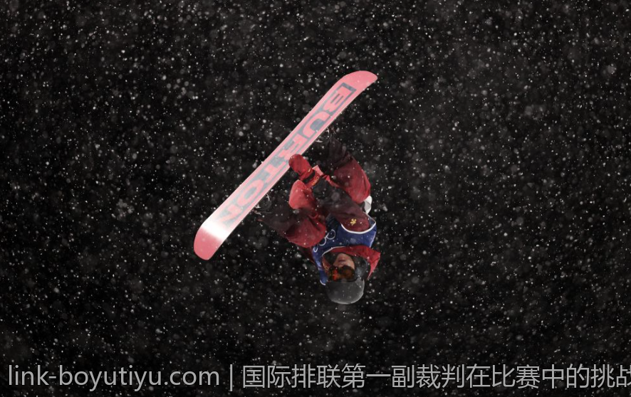 国际排联第一副裁判在比赛中的挑战规则详解